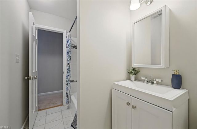 32 Little Florida RD, Poquoson, VA 23662