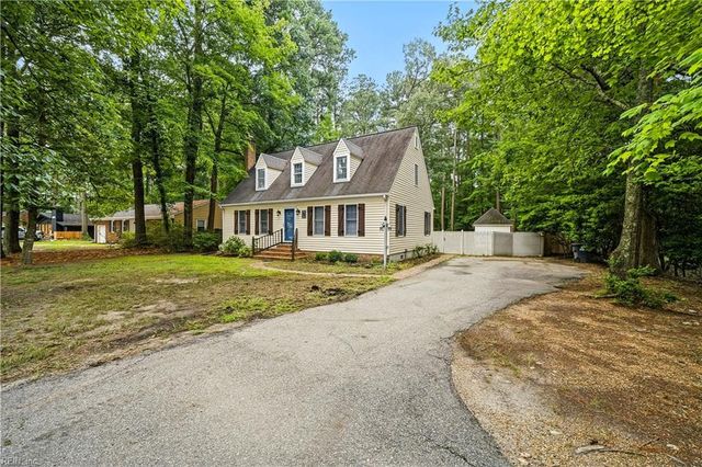32 Little Florida RD, Poquoson, VA 23662