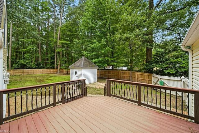32 Little Florida RD, Poquoson, VA 23662