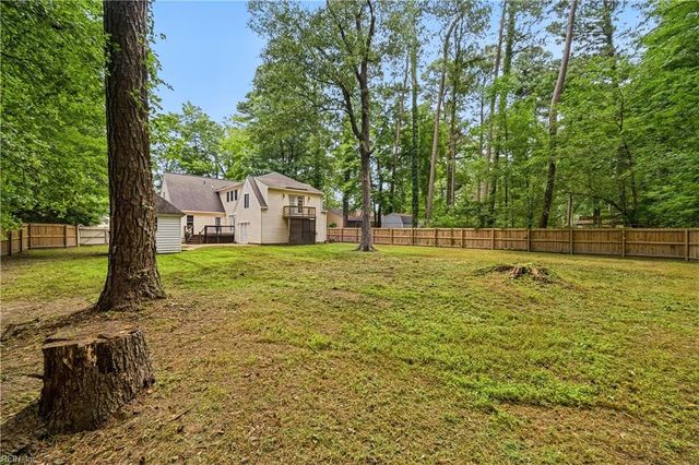 32 Little Florida RD, Poquoson, VA 23662