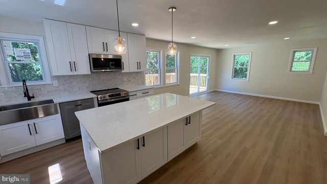 105 SIMMONS RD, Severna Park, MD 21146