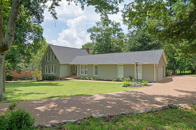 1058 Greenwood Ct, Gallatin, TN 37066