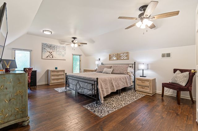 1058 Greenwood Ct, Gallatin, TN 37066