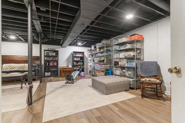 1058 Greenwood Ct, Gallatin, TN 37066