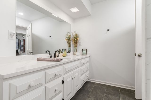 1058 Greenwood Ct, Gallatin, TN 37066