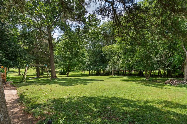 1058 Greenwood Ct, Gallatin, TN 37066