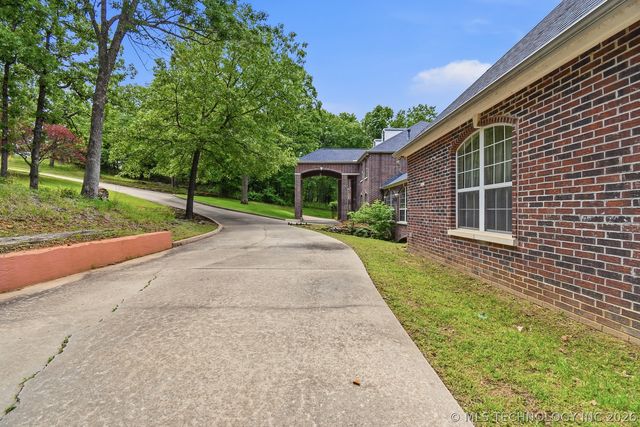 1402 N Birch Avenue, Sand Springs, OK 74063