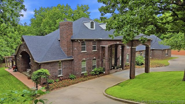 1402 N Birch Avenue, Sand Springs, OK 74063