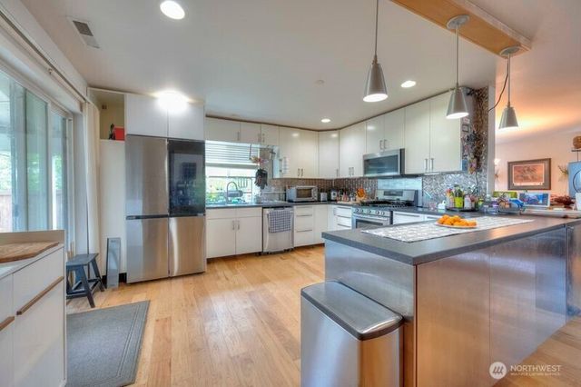 1830 Hoffman Hill Boulevard, Dupont, WA 98327