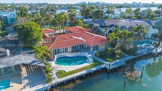 1249 Biscaya Dr 1249, Surfside, FL 33154