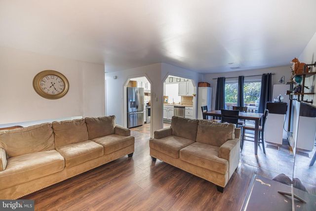208 N CHURCH ST, Mountville, PA 17554