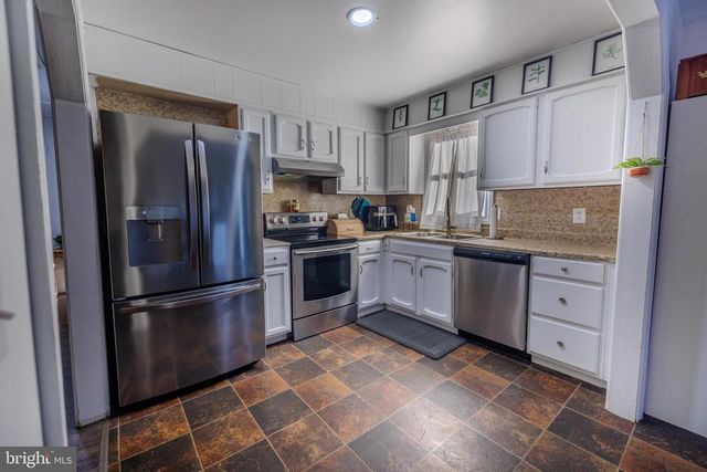 208 N CHURCH ST, Mountville, PA 17554
