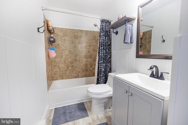 208 N CHURCH ST, Mountville, PA 17554