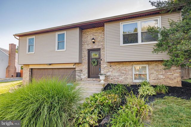 208 N CHURCH ST, Mountville, PA 17554