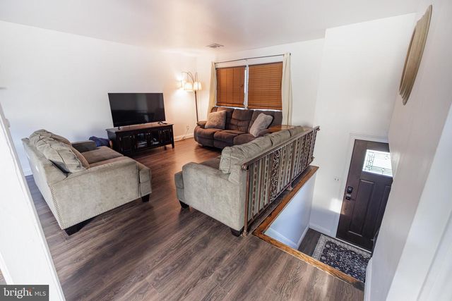 208 N CHURCH ST, Mountville, PA 17554