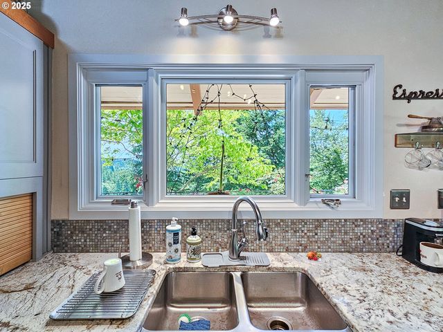 10059 Sw 57TH Pl, Portland, OR 97219