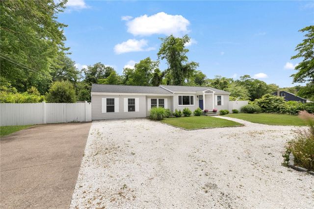 48 Foddering Farm Road, Narragansett, RI 02882