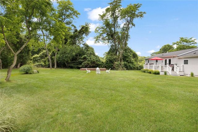 48 Foddering Farm Road, Narragansett, RI 02882