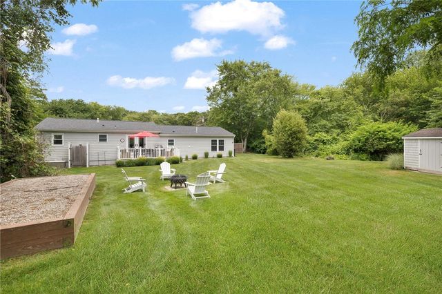 48 Foddering Farm Road, Narragansett, RI 02882