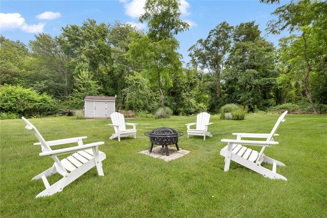48 Foddering Farm Road, Narragansett, RI 02882