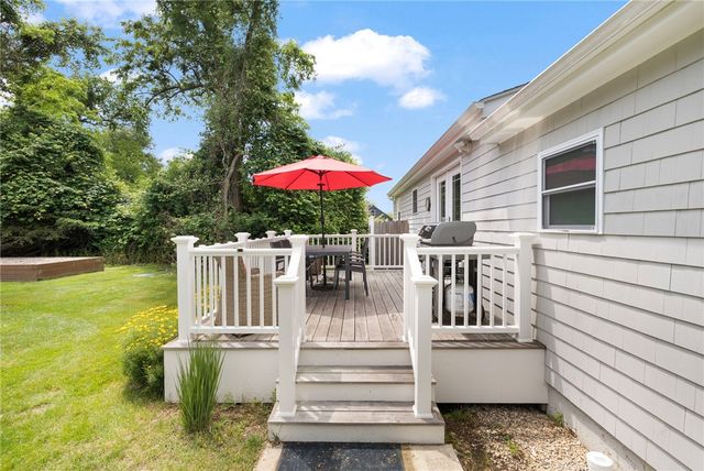 48 Foddering Farm Road, Narragansett, RI 02882