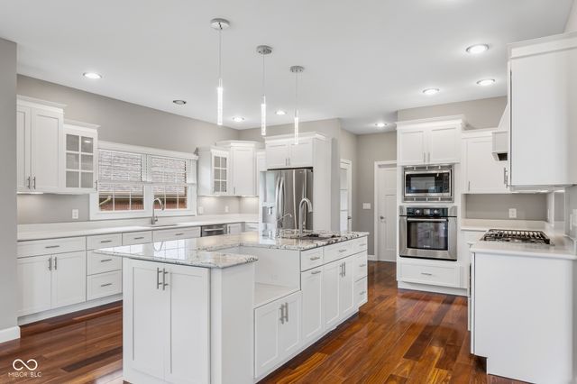 888 Westcreek Drive, Columbus, IN 47201