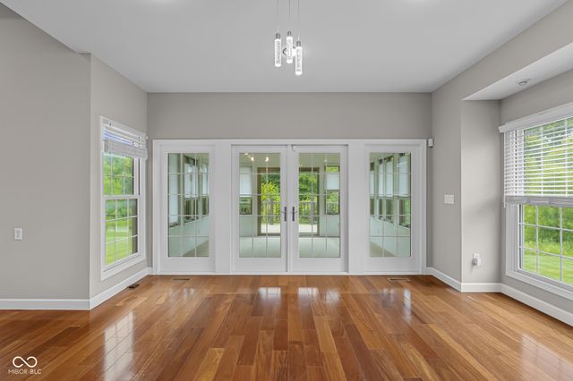 888 Westcreek Drive, Columbus, IN 47201