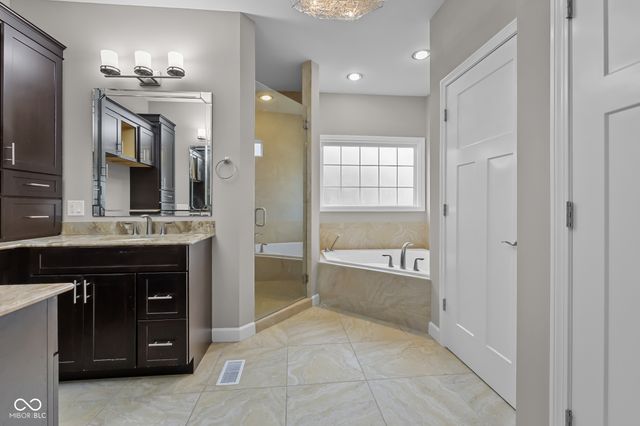 888 Westcreek Drive, Columbus, IN 47201