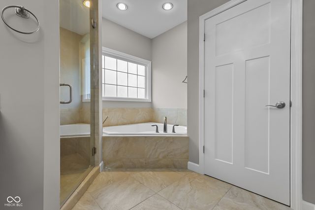 888 Westcreek Drive, Columbus, IN 47201