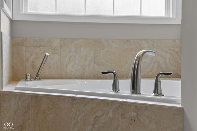 888 Westcreek Drive, Columbus, IN 47201