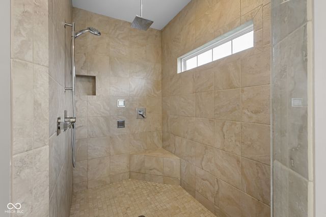 888 Westcreek Drive, Columbus, IN 47201