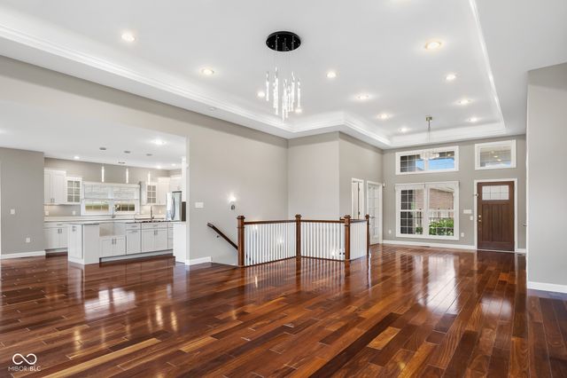 888 Westcreek Drive, Columbus, IN 47201