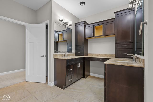 888 Westcreek Drive, Columbus, IN 47201