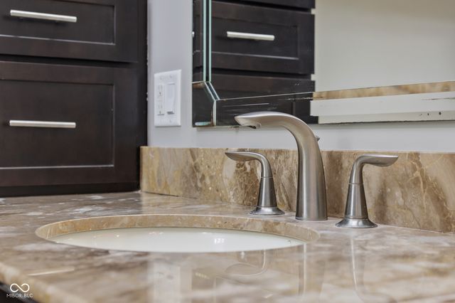 888 Westcreek Drive, Columbus, IN 47201