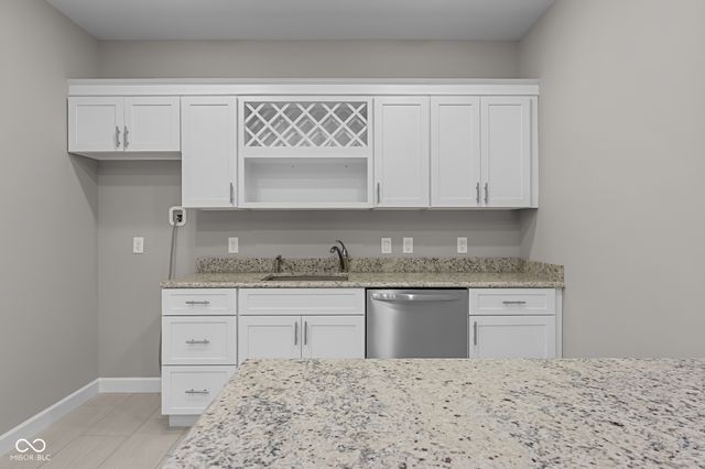 888 Westcreek Drive, Columbus, IN 47201