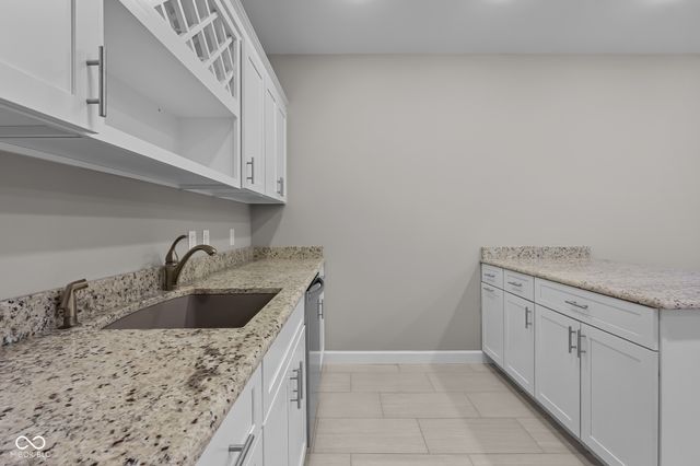 888 Westcreek Drive, Columbus, IN 47201