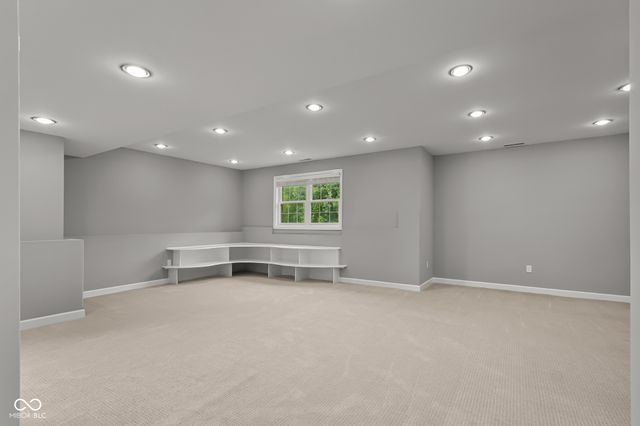 888 Westcreek Drive, Columbus, IN 47201