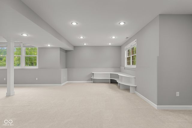 888 Westcreek Drive, Columbus, IN 47201