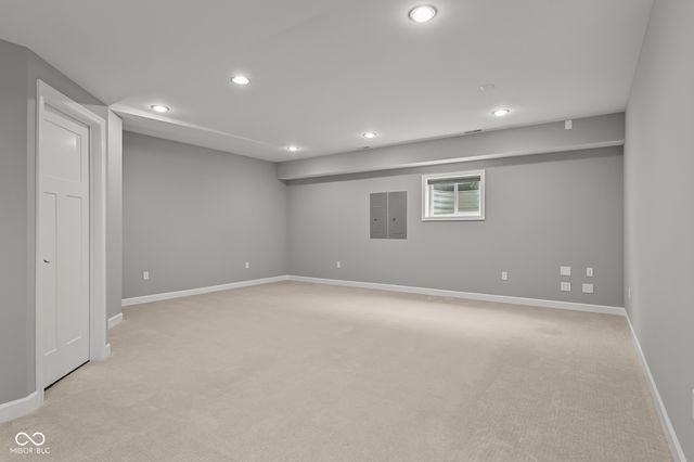 888 Westcreek Drive, Columbus, IN 47201