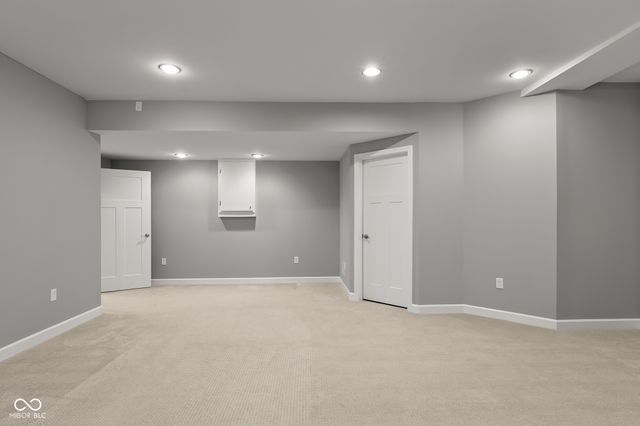 888 Westcreek Drive, Columbus, IN 47201