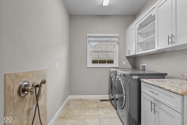 888 Westcreek Drive, Columbus, IN 47201