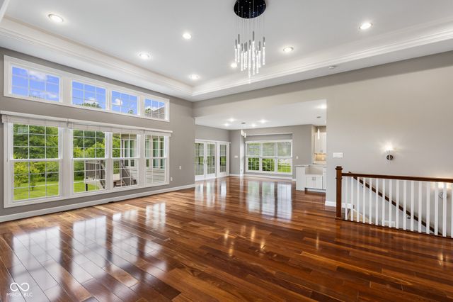 888 Westcreek Drive, Columbus, IN 47201