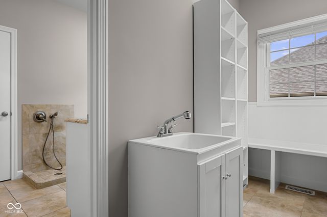 888 Westcreek Drive, Columbus, IN 47201