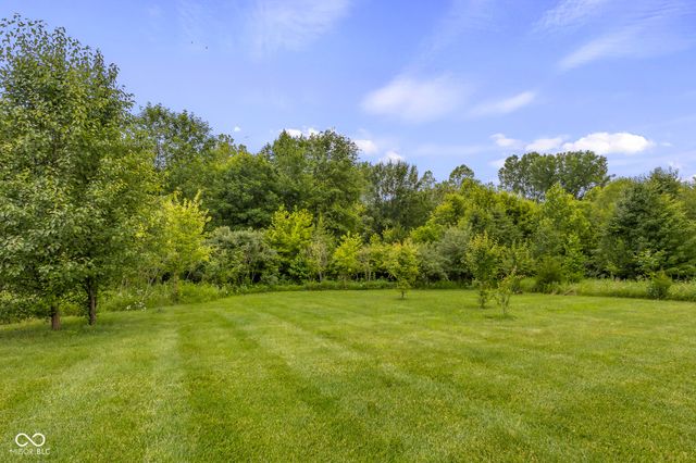 888 Westcreek Drive, Columbus, IN 47201