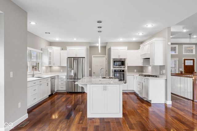 888 Westcreek Drive, Columbus, IN 47201