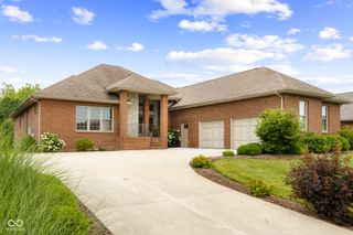 888 Westcreek Drive, Columbus, IN 47201