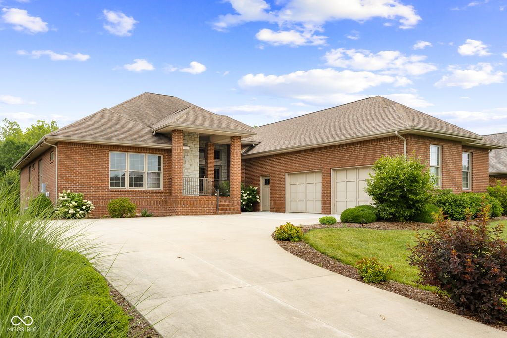 888 Westcreek Drive, Columbus, IN 47201