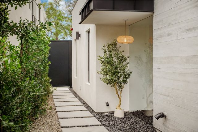 8904 Hubbard St, Culver City, CA 90232