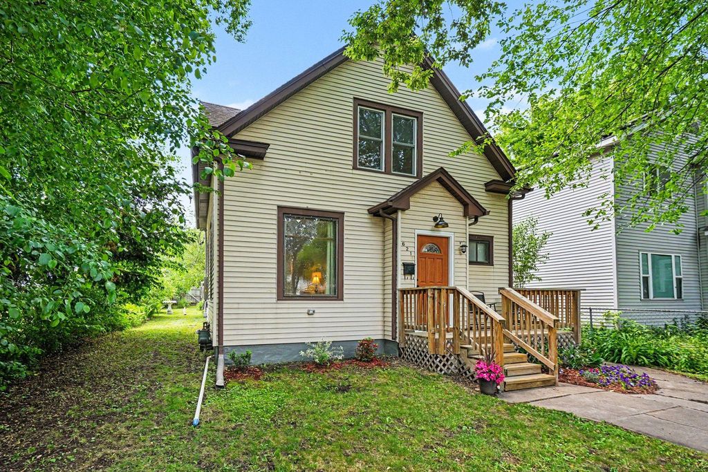 621 Newton Avenue N, Minneapolis, MN 55411
