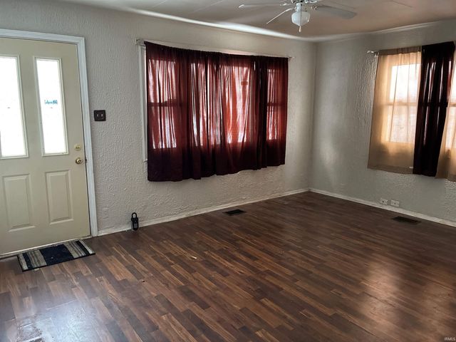 730 W Wolf Avenue, Elkhart, IN 46516